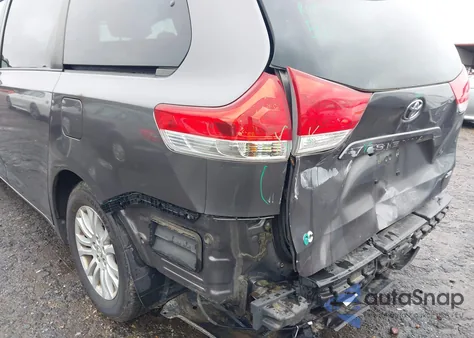 2012 Toyota Sienna Xle V6 8 Passenger from USA, damaged, VIN 5TDYK3DC4CS201095